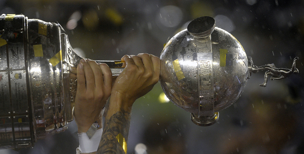 Se suspendió la final de la Copa Libertadores entre River y Boca