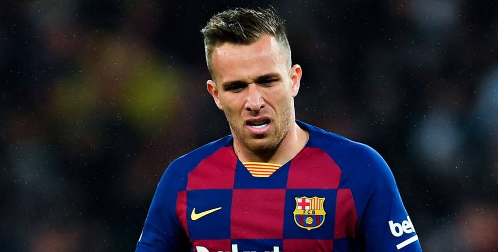 El peor final: lo que hizo Arthur con su última camiseta del Barcelona...