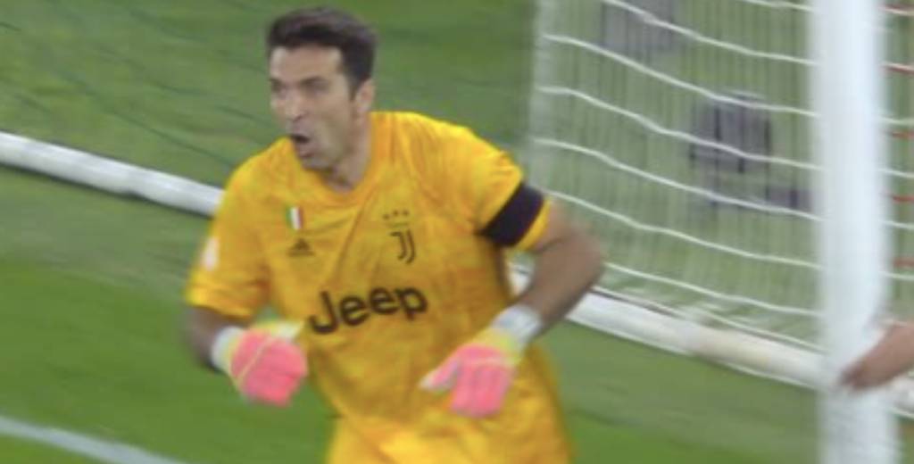 Tiene 42 años: la impresionante atajada de Gigi Buffon contra el Napoli
