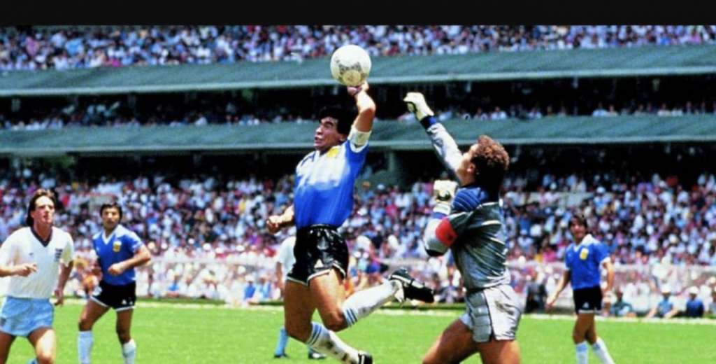 El árbitro que cobró "La mano de dios" lo despidió a Maradona