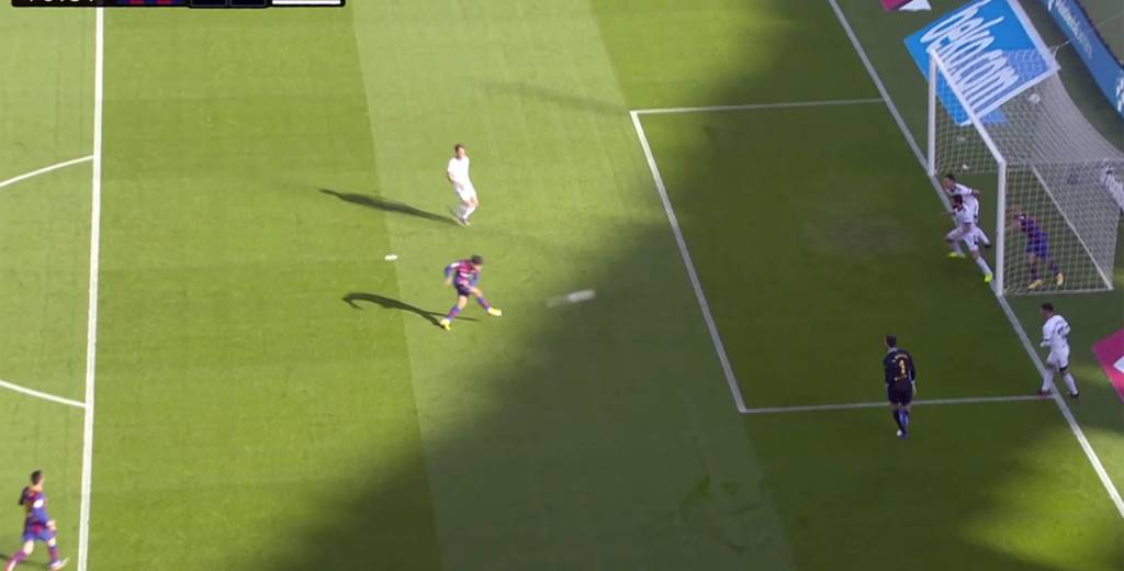Insólito: Coutinho estaba solo frente al arco y erró este gol 
