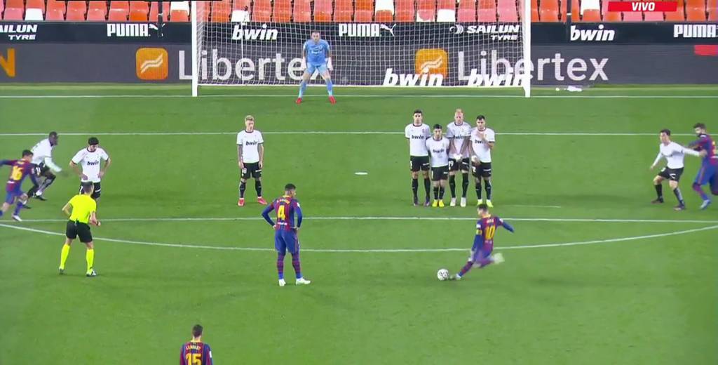 El golazo de tiro libre que Messi le hizo al Valencia