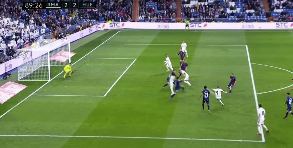 El Madrid empataba, se terminaba el partido y Benzema hizo este brutal golazo