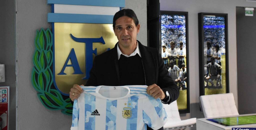 La Selección Argentina presenta nuevo DT