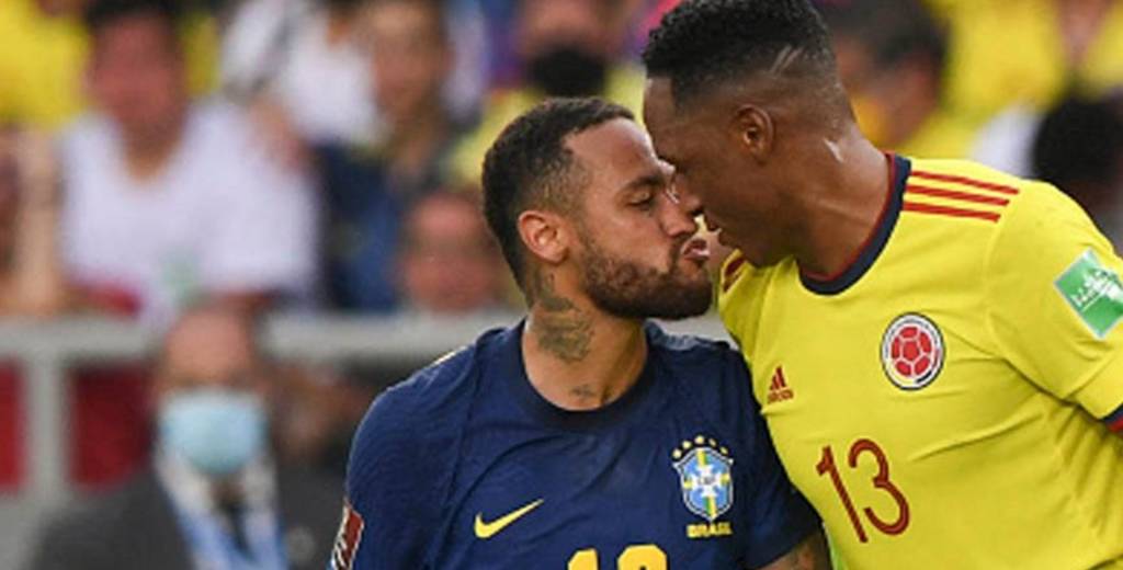 Neymar se calentó con Yerry Mina y casi le da un beso en la boca