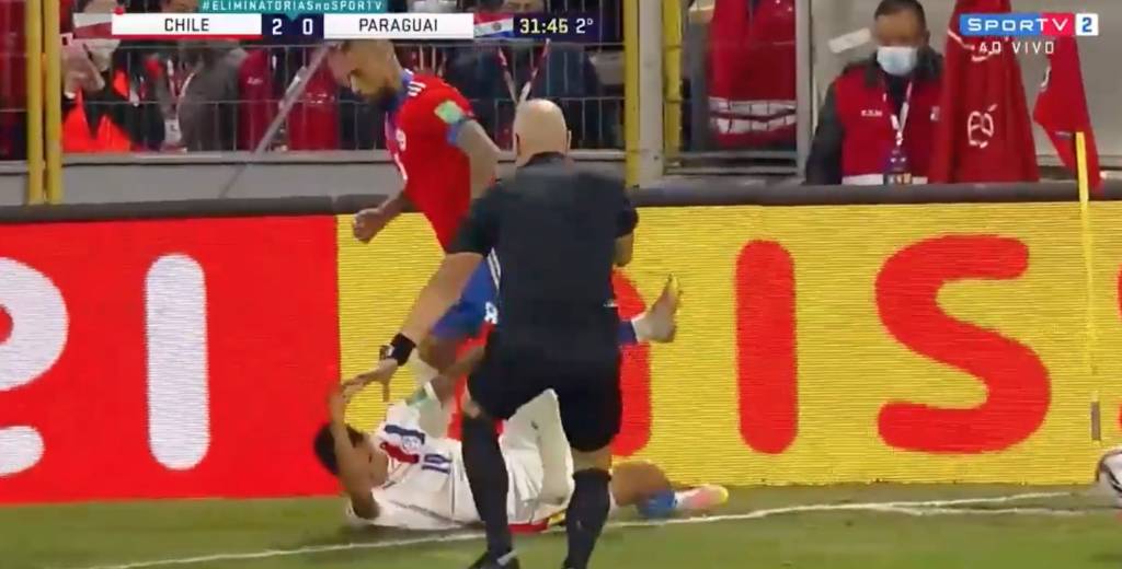Vidal le pegó en el piso a Arzamendi y no lo echaron 
