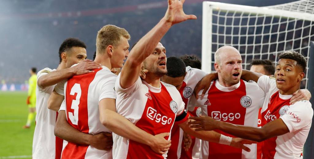 Un Ajax intratable: aplastó al PSV en el clásico por 5-0