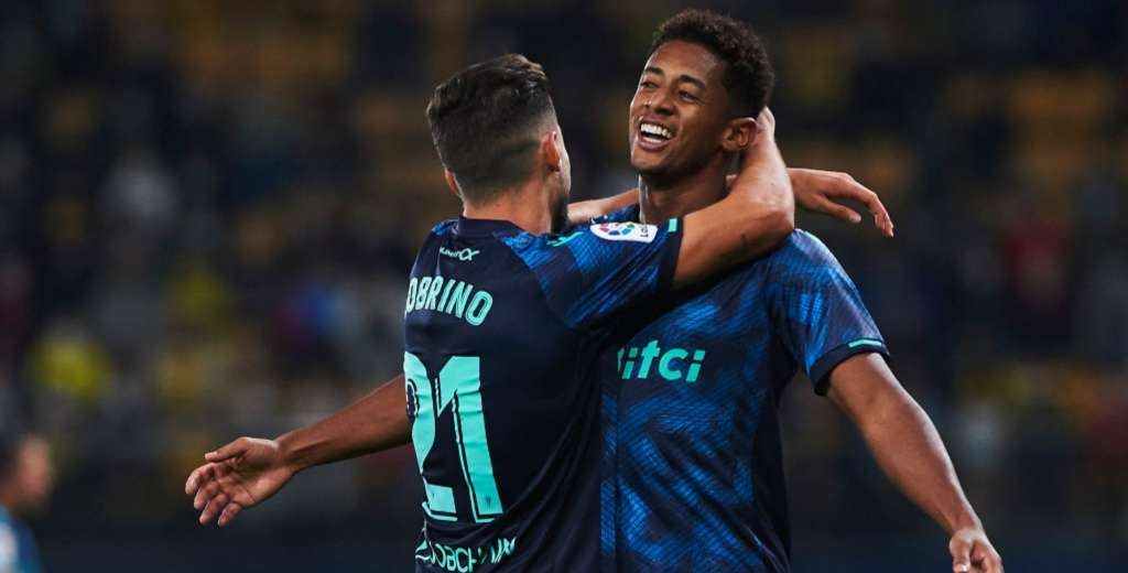 Un hondureño metió tres goles con Cádiz y empató al Mágico González 