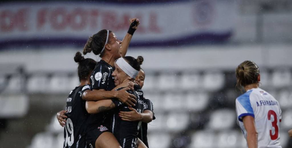 Corinthians aplastó por 8-0 a Nacional y se clasificó a la final de la Libertadores