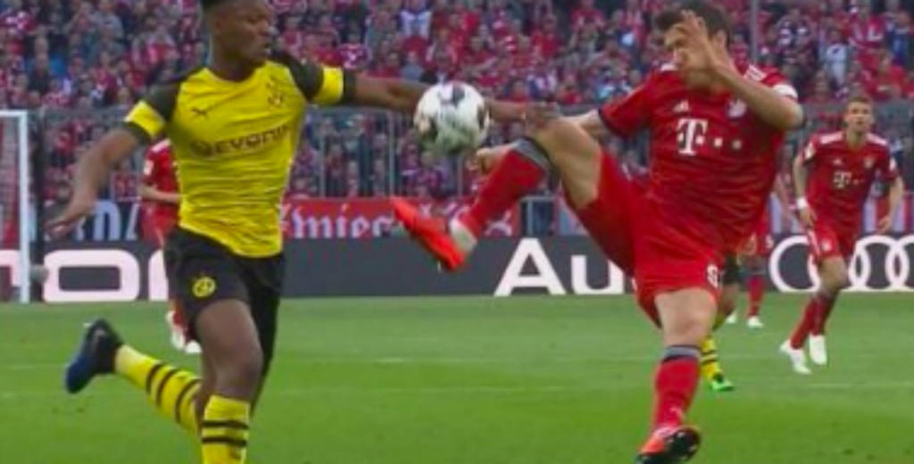 ¿El mejor gol de la Bundesliga? Lewandowski y un gol infernal al Dortmund