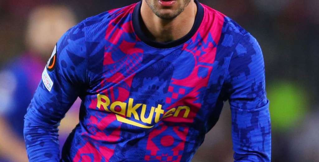 Insólito: salió a jugar sin el logo de Nike ni el escudo del Barcelona