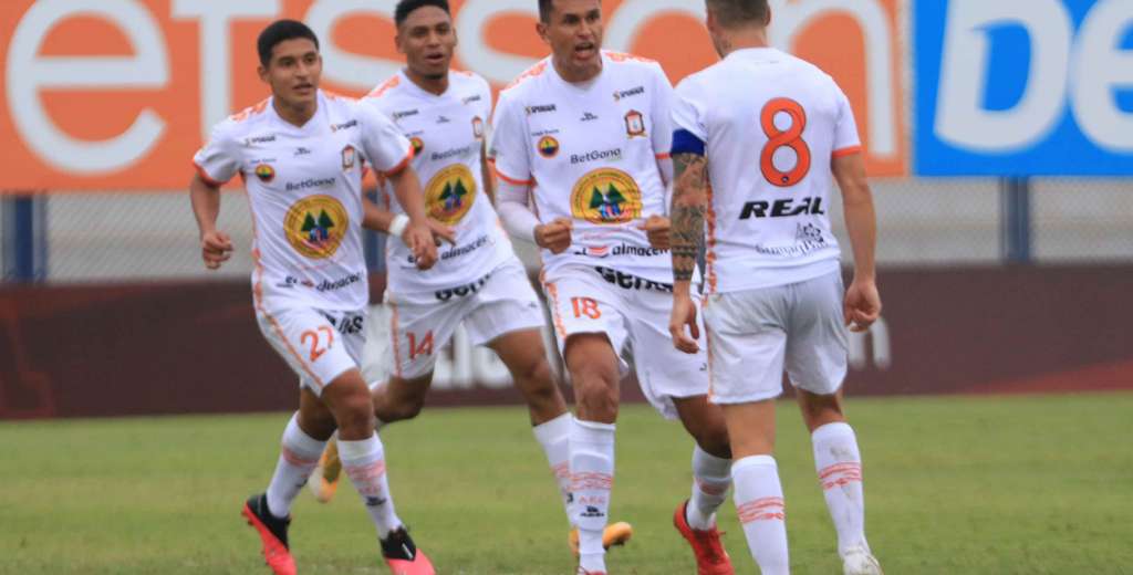 Histórico y con sabor: Ayacucho FC de Perú vence a Wilstermann
