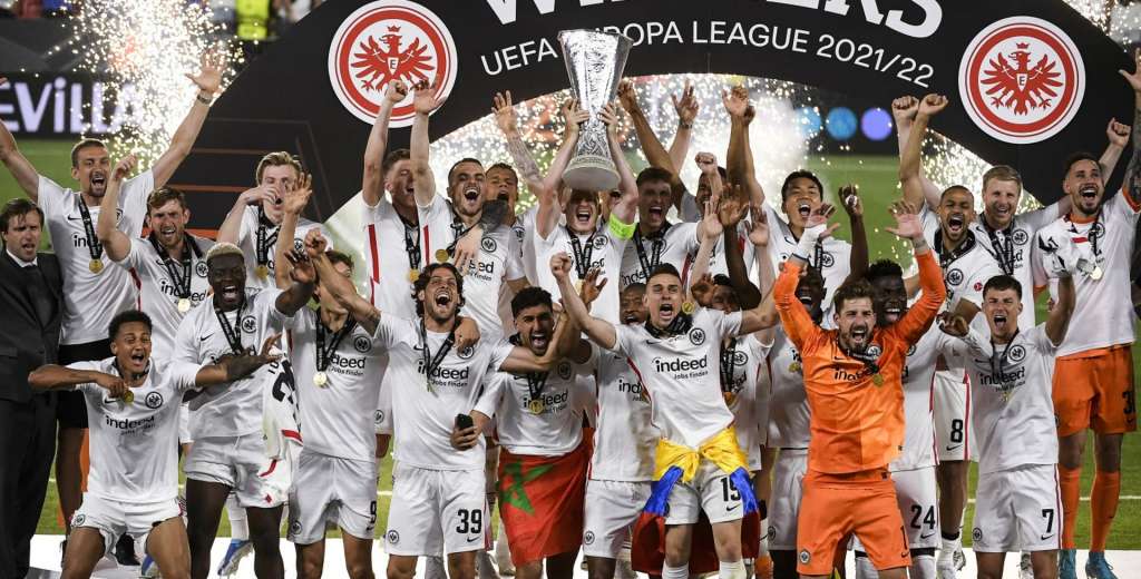Tiene 29 años y salió campeón con Eintracht: decidió retirarse del fútbol