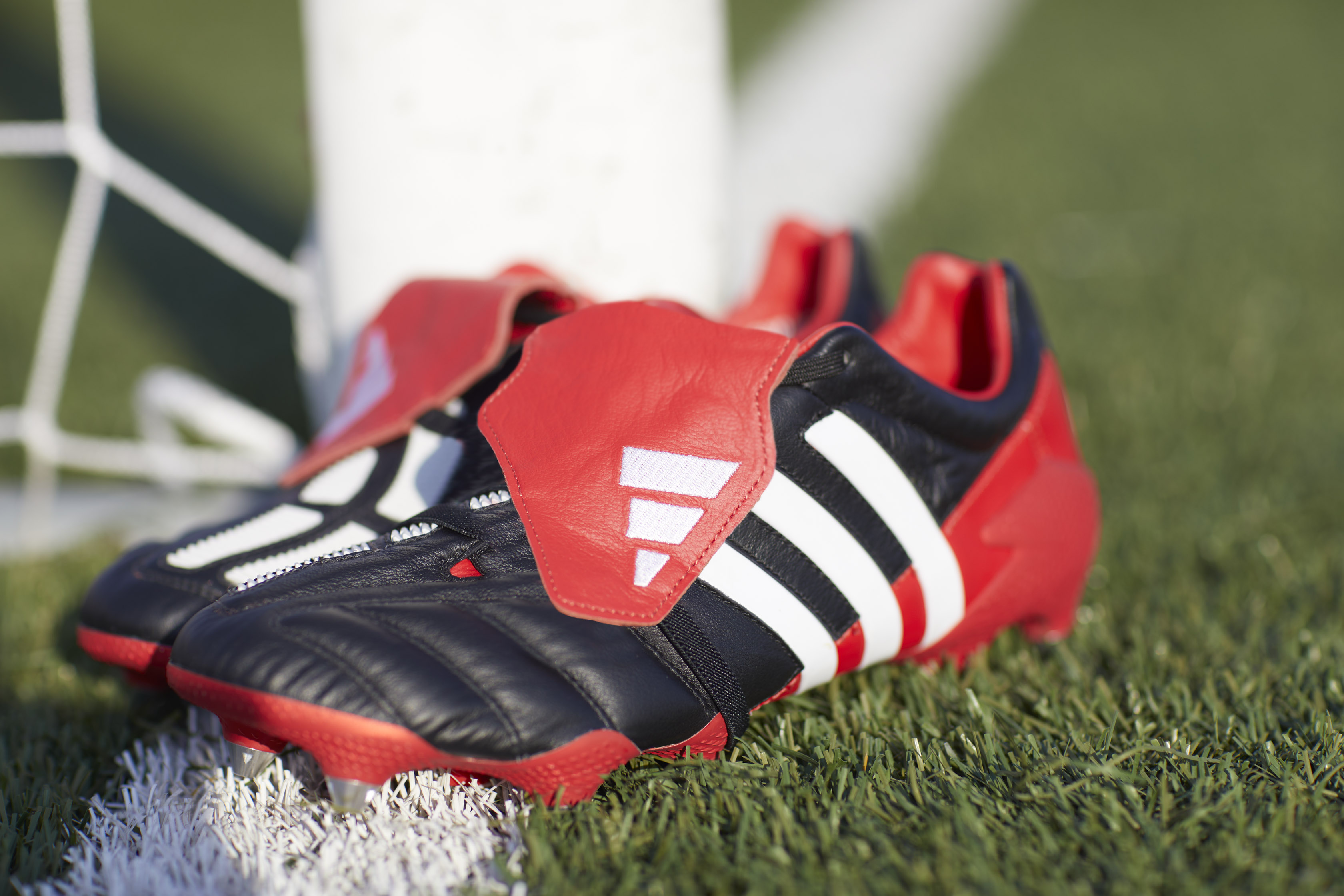 puenting conectar Buena suerte Adidas lanzó las mejores botas que usó Zidane hace 20 años - Bitbol