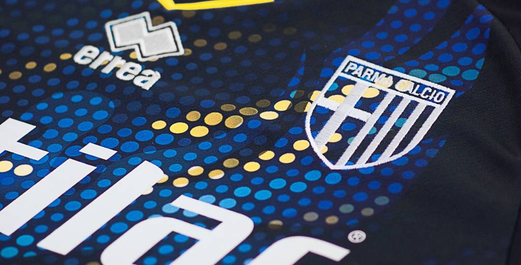 Parma lanza su tercera camiseta y es espectacular