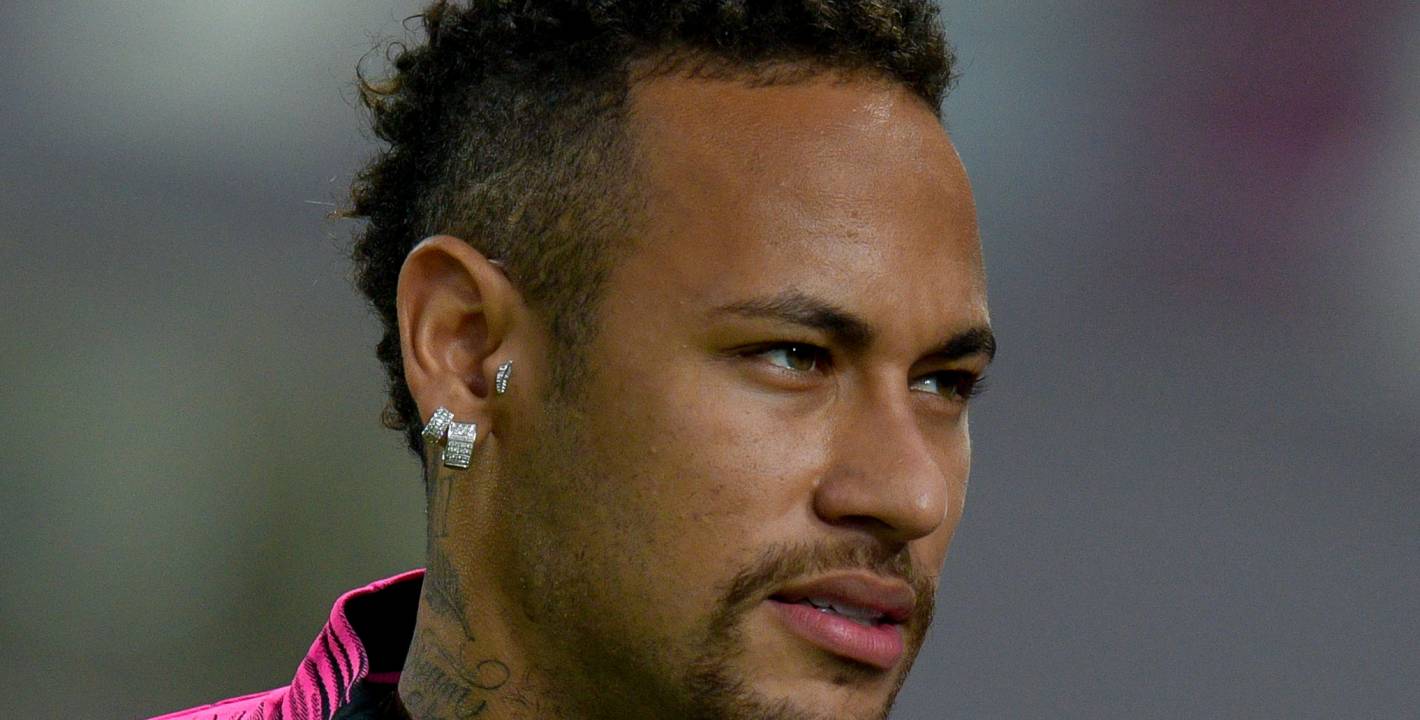 Black Neymar Earrings