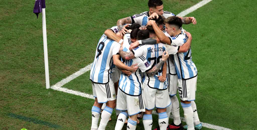 El Dibu Martínez se vistió de héroe y Argentina está en semifinales del Mundial