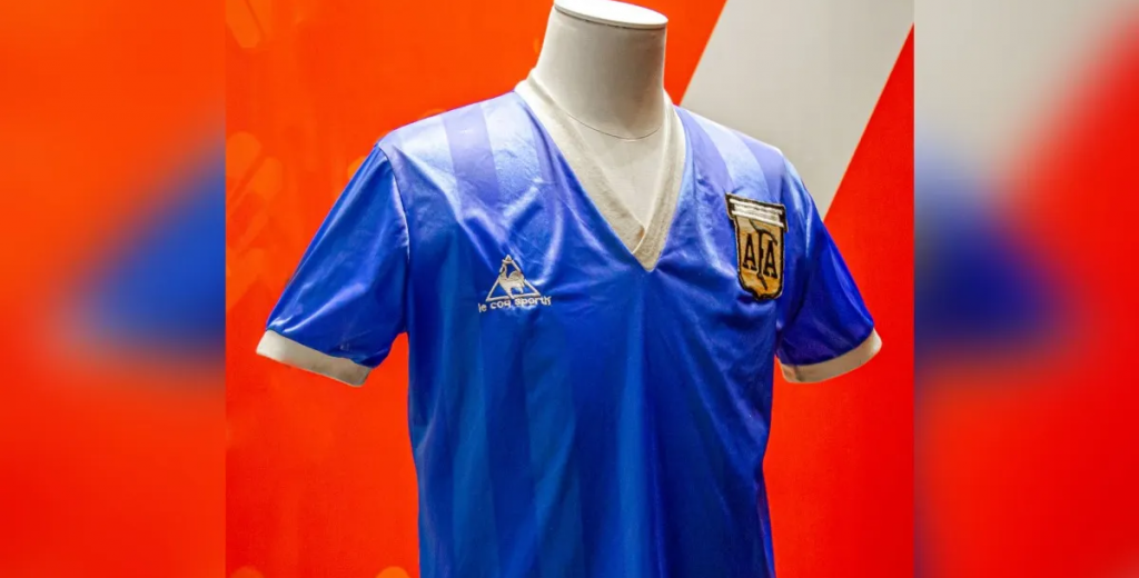 Qatar lanza colección NFT con réplicas de la camiseta de Diego Maradona