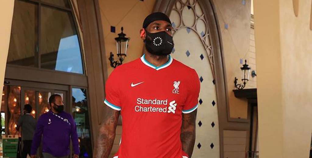 Filtran el posible modelo del jersey de Liverpool en colaboración con Lebron James