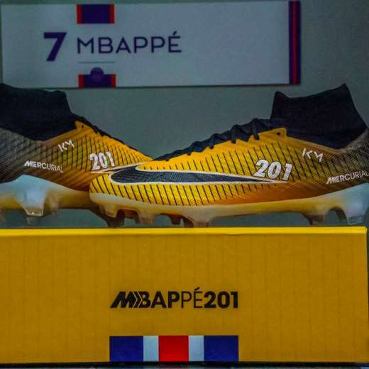 Así son las nuevas botas que diseñó Mbappé por sus 201 goles - Bitbol