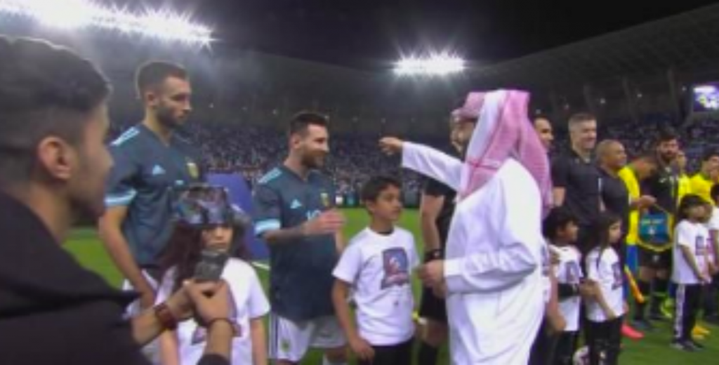 La inesperada reacción del jeque árabe cuando tuvo que saludar a Messi