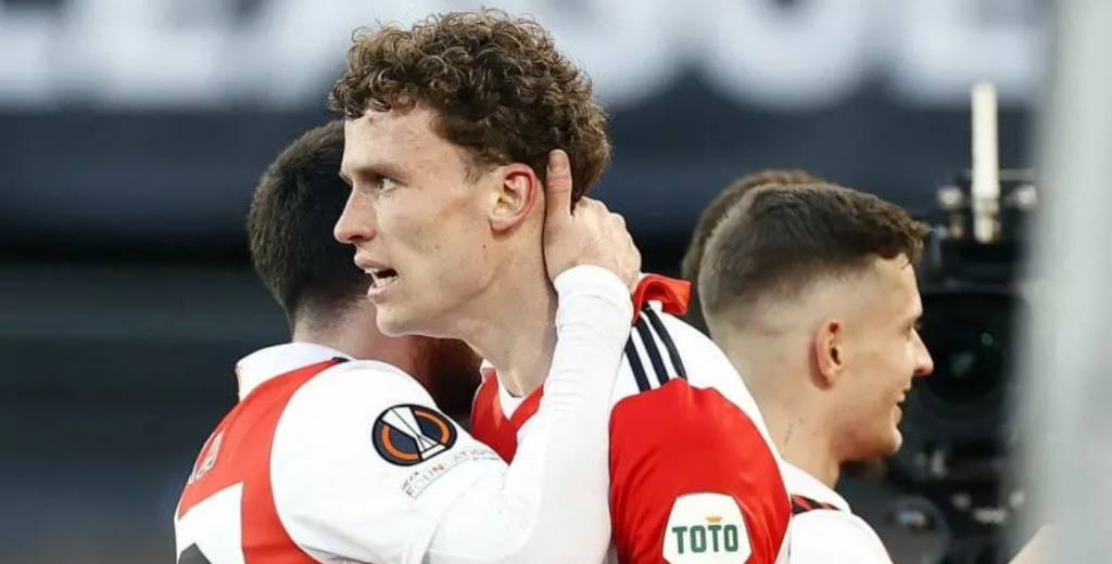 Le costó caro: la Roma perdonó, falló un penal y Feyenoord le hizo un golazo