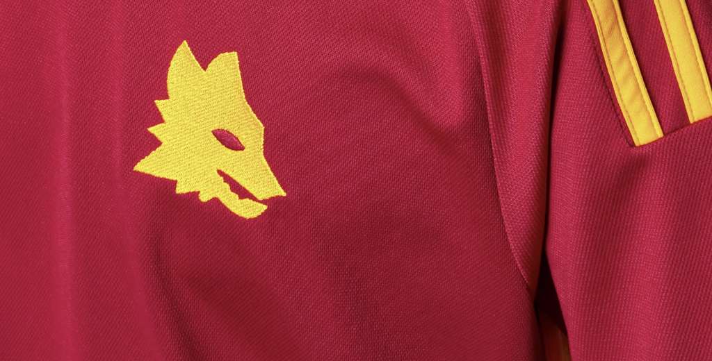 Adidas lanzó la nueva camiseta de la Roma y causó furor