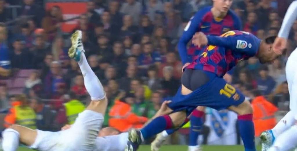 Insólito: Messi se escapó a toda velocidad y Kroos lo agarró de sus pantalones