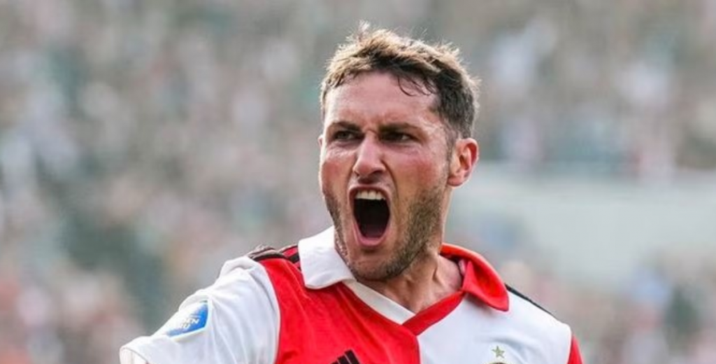 Santi Giménez la rompe en el Feyenoord y hay tres gigantes de la Premier League que lo quieren