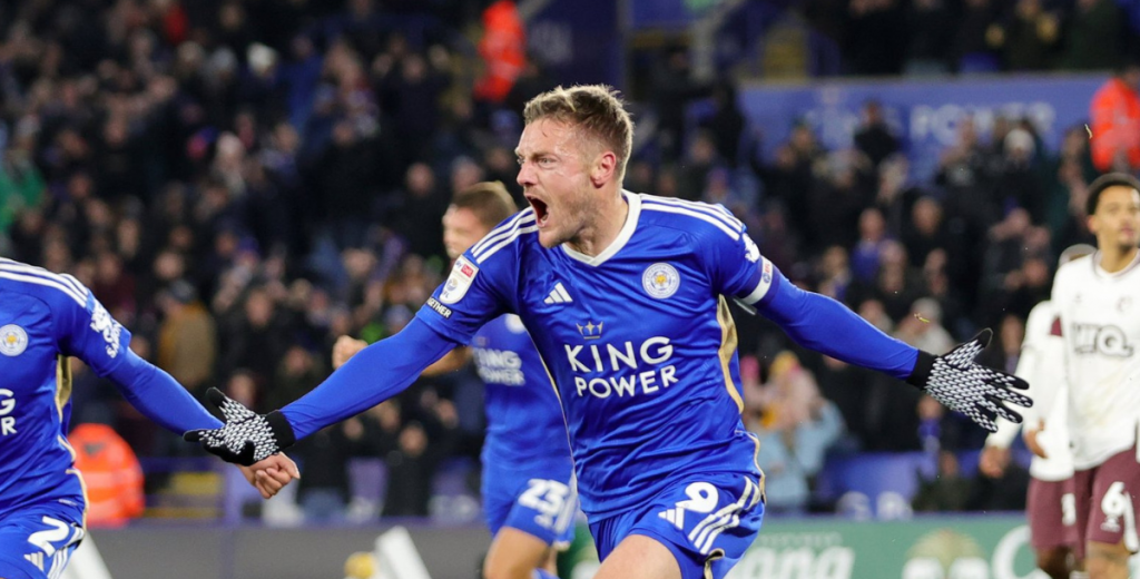 INOXIDABLE: Jamie Vardy marcó un doblete para poner puntero al Leicester City