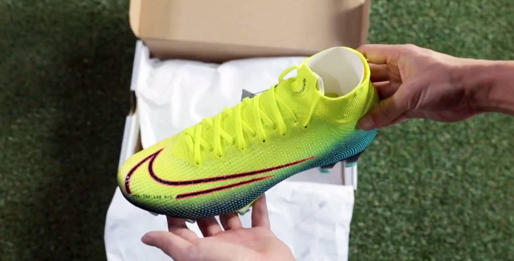 Las espectaculares nuevas botas Nike sólo para Cristiano y Mbappé en vivo