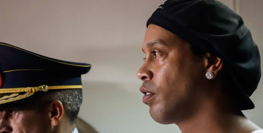 Ronaldinho recibió en la cárcel, la llamada que jamás pensó atender