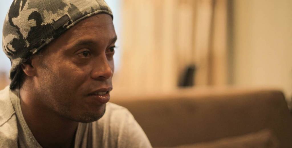 Ronaldinho no sale más: primera noche en el hotel y sucedió algo insólito